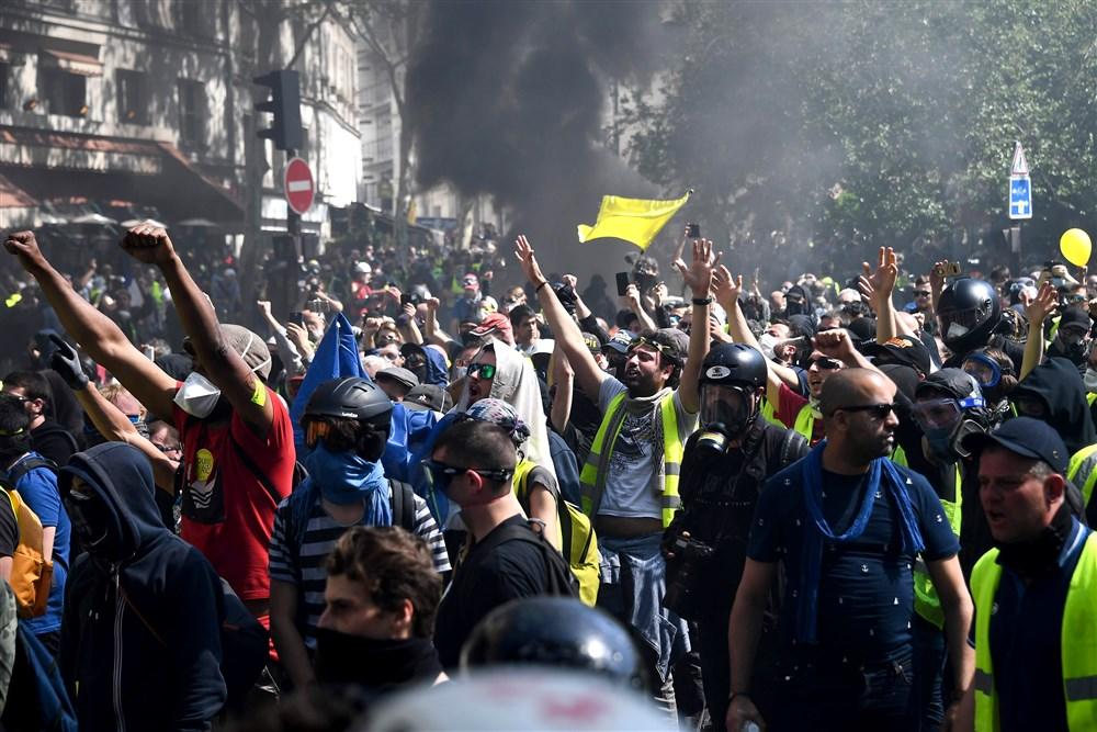 most recent Yellow Vest protest in the wake of Notre Dame cathedral fire
